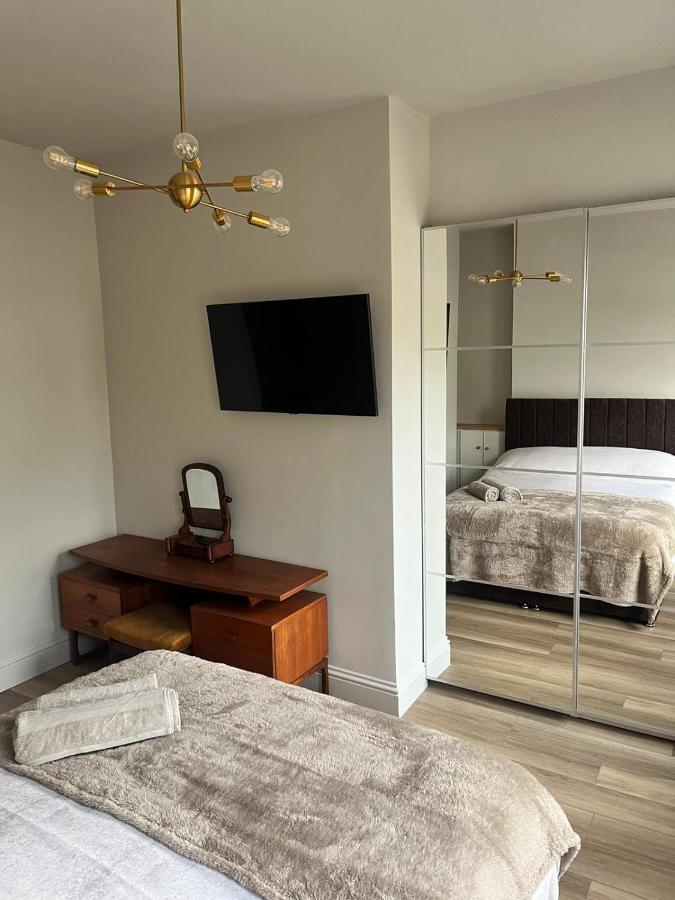 The Curious Apartment, Cheltenham Dış mekan fotoğraf